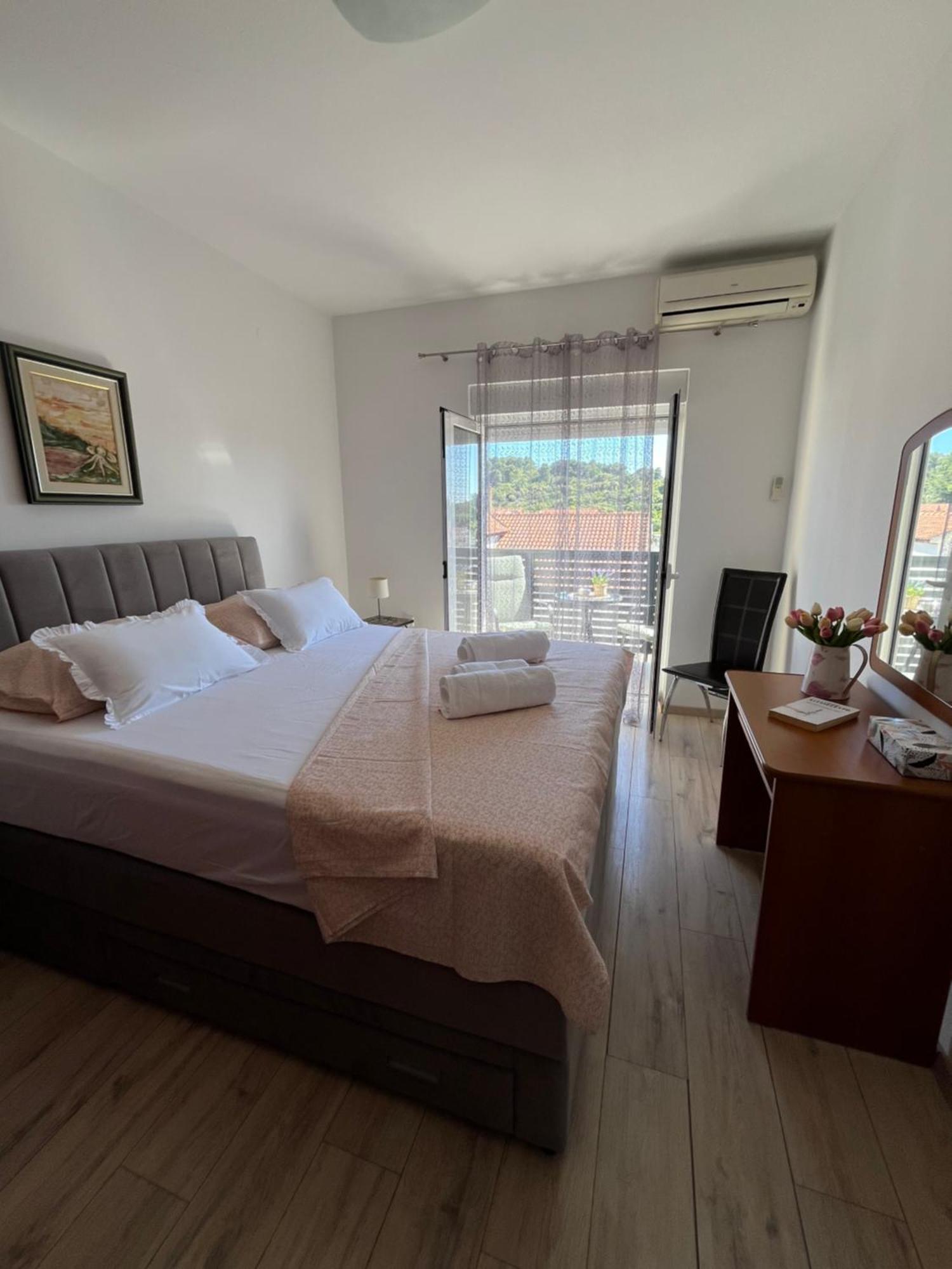 Apartment Bozo Hvar Town Eksteriør bilde